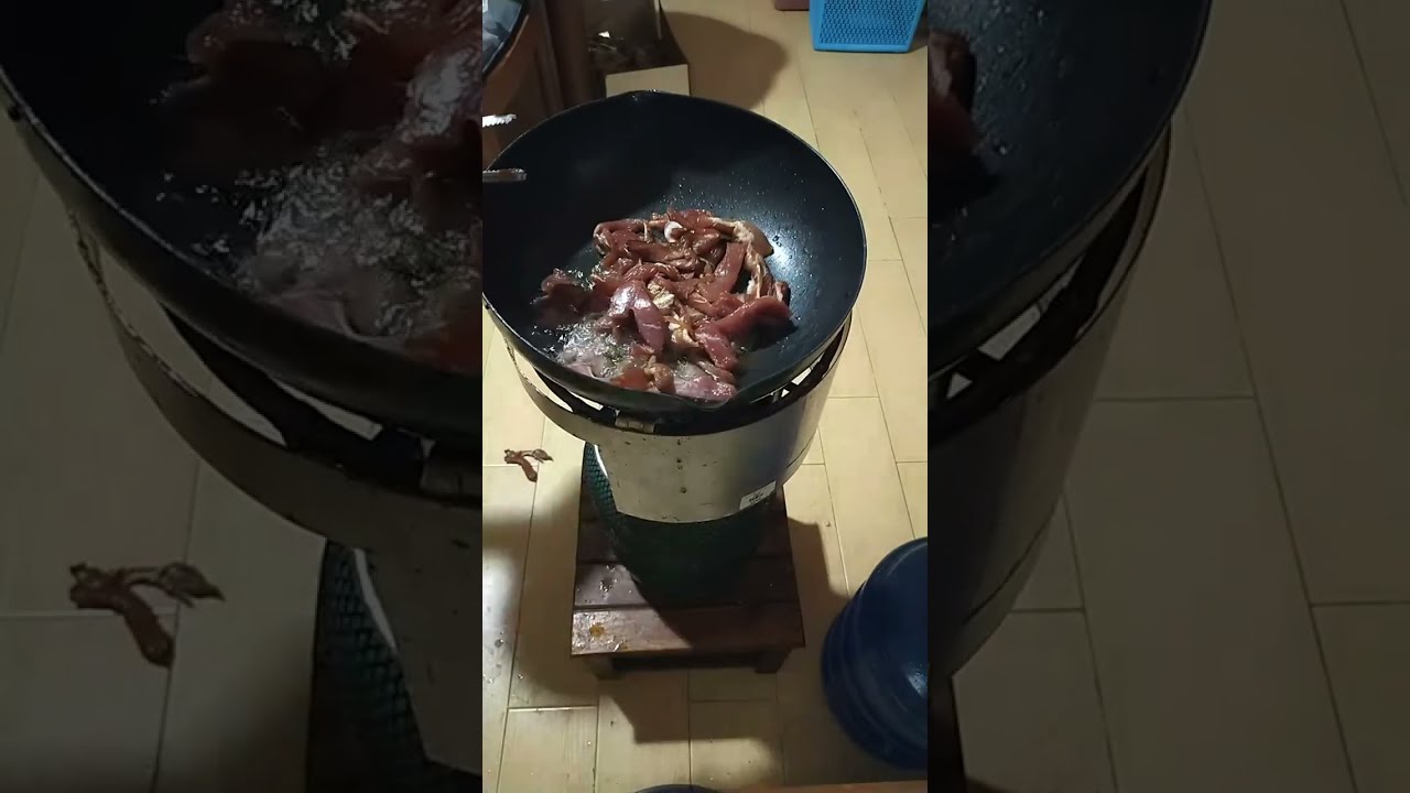 หมูแดดเดียว ขายหน้าคอนโด PMY beach condominium Ray ong
