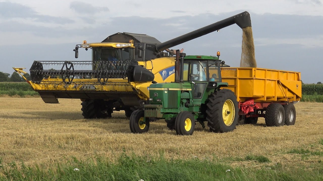 Brouwgerst oogsten met New Holland CX720 bij Kalkwijck Distillers (2017)