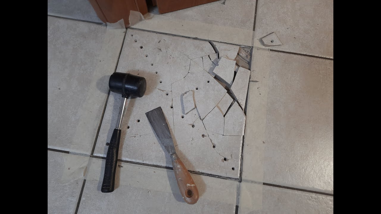 Sostituzione piastrella rotta