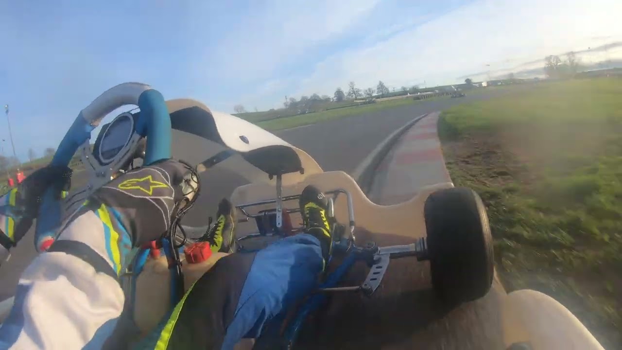 whilton Mill winter testing -  Junior Rotax + small incident at the end.