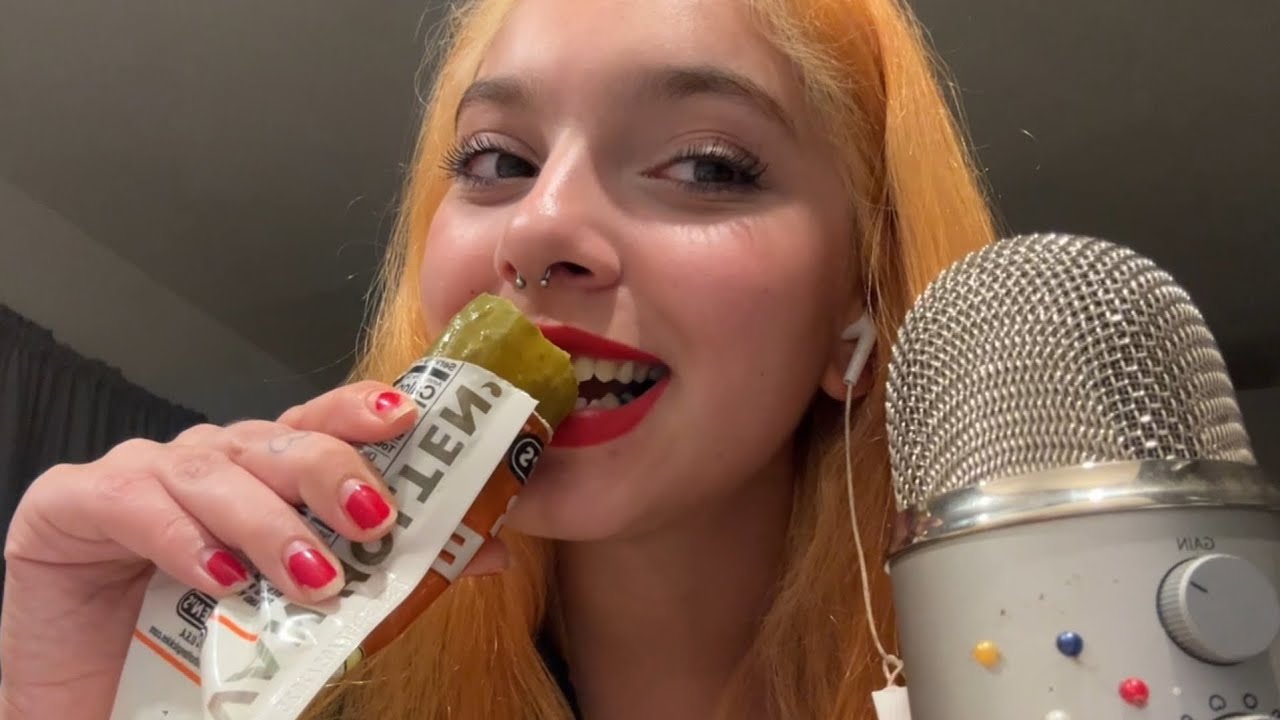 ASMR COMIENDO PICKLE Y COSAS RANDOM| SOFIWI