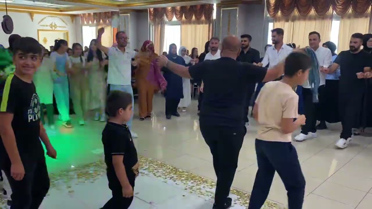 Çorumlular Antep Halayı Oynayınca #halay #halaybasi #düğün #halaymashup 
