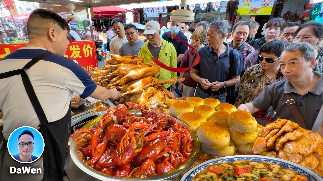 Bustling Market in Eastern China: Crispy Fried Foods, Saucy Shrimp Noodles & Abundant Variety