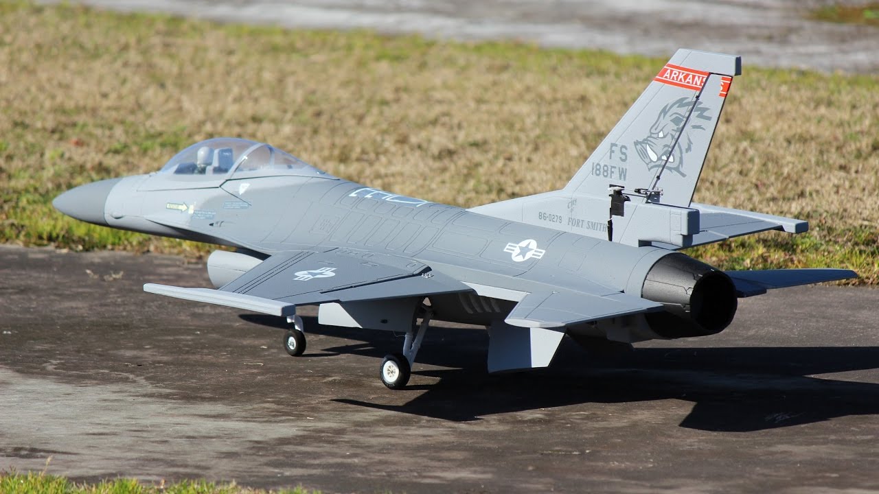 F16