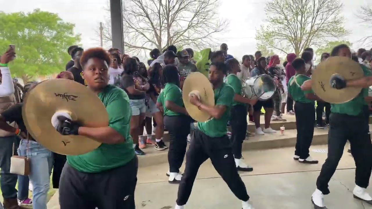 Mississippi Valley State School Day Outside With The Mean Green Marching Machine &ldquo;I Bet You Want&rdquo; 🔥