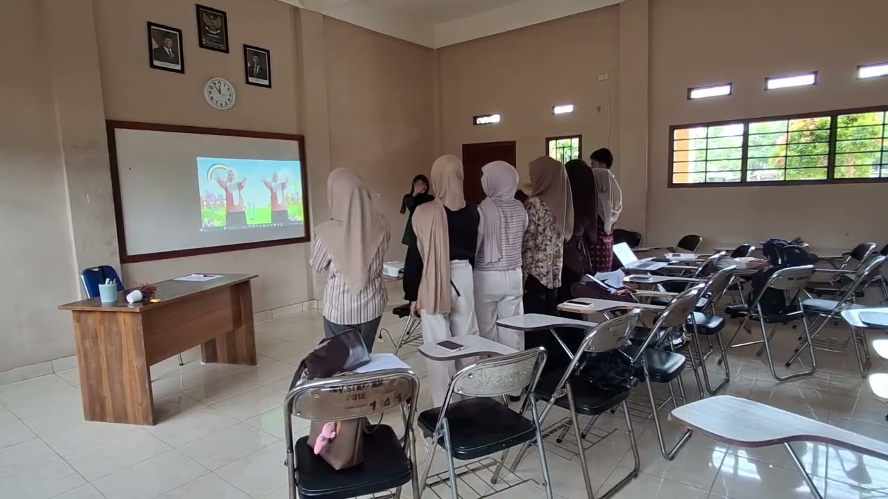 Mikroteaching | Materi Kebutuhan Ekonomi | Alya Putri Aiska (2387203023)