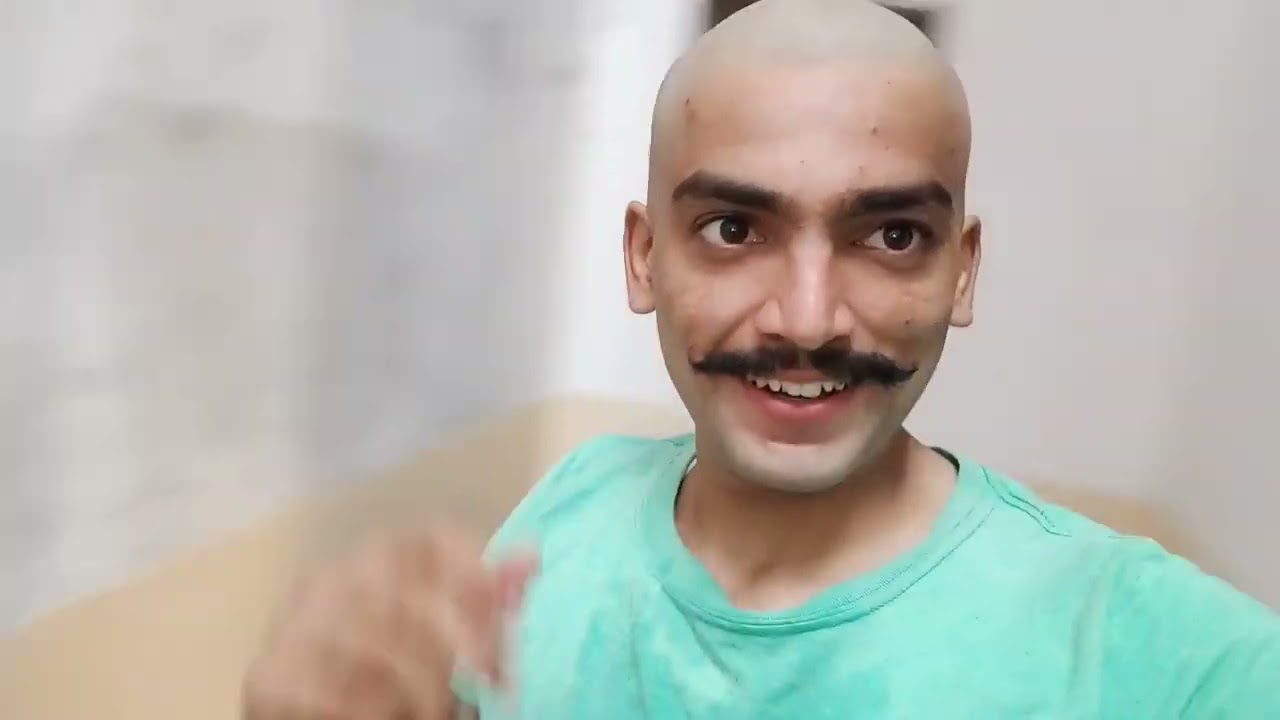 Desi boy آج میں نے اپنے گنج کروالی😅😅