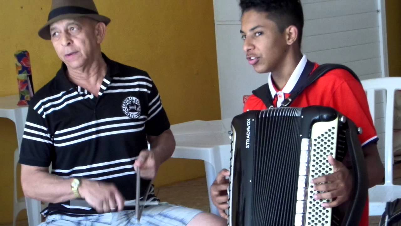 Edson Duarte e Cosme na padaria 2 em Itaúnas 2014