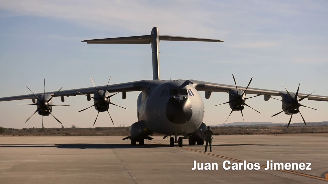 Vuelo A400M del Ala 31 en la Base Aerea de Zaragoza