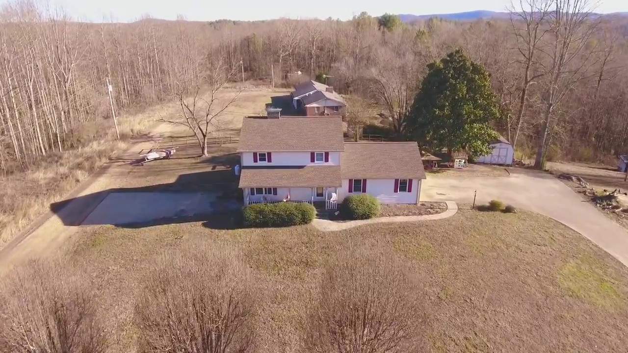 7946 Old Hwy 60, Roaring River