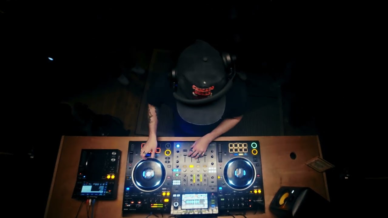 S.U.R.E | Nan's Basement: London, Shoreditch