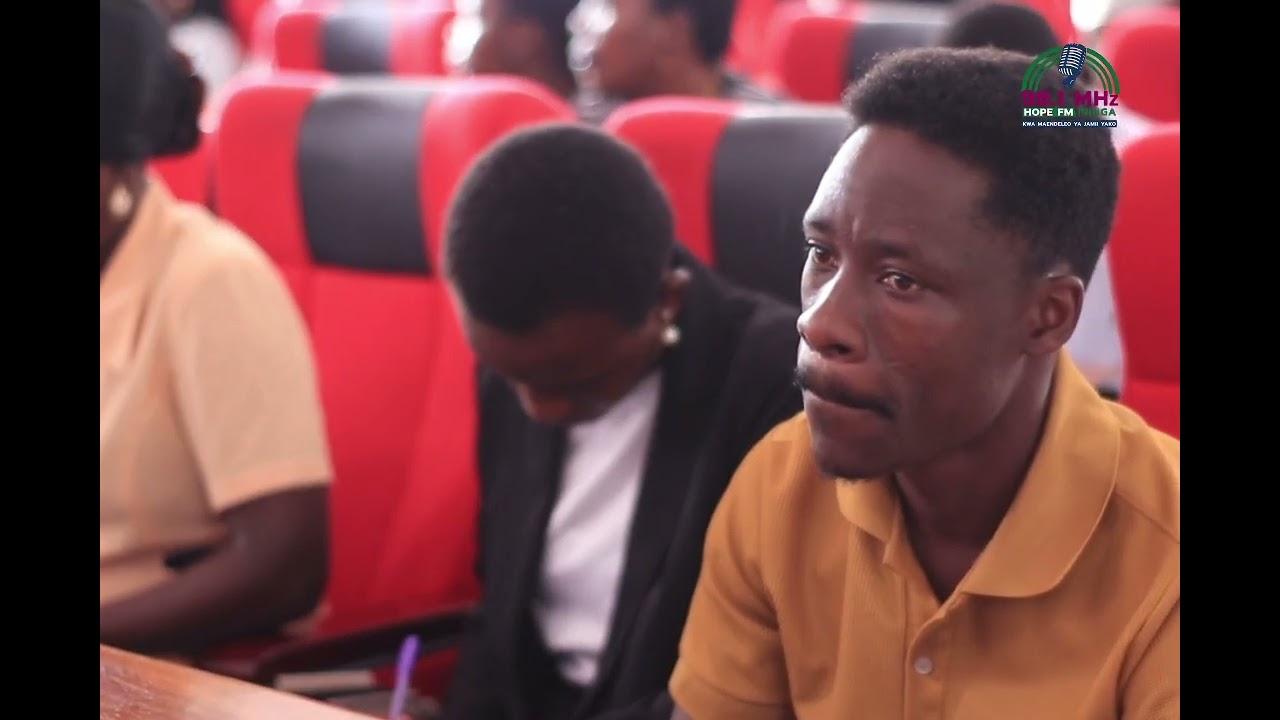 VIJANA ACHENI KUWA WAPIGA KELELE - RC IRINGA