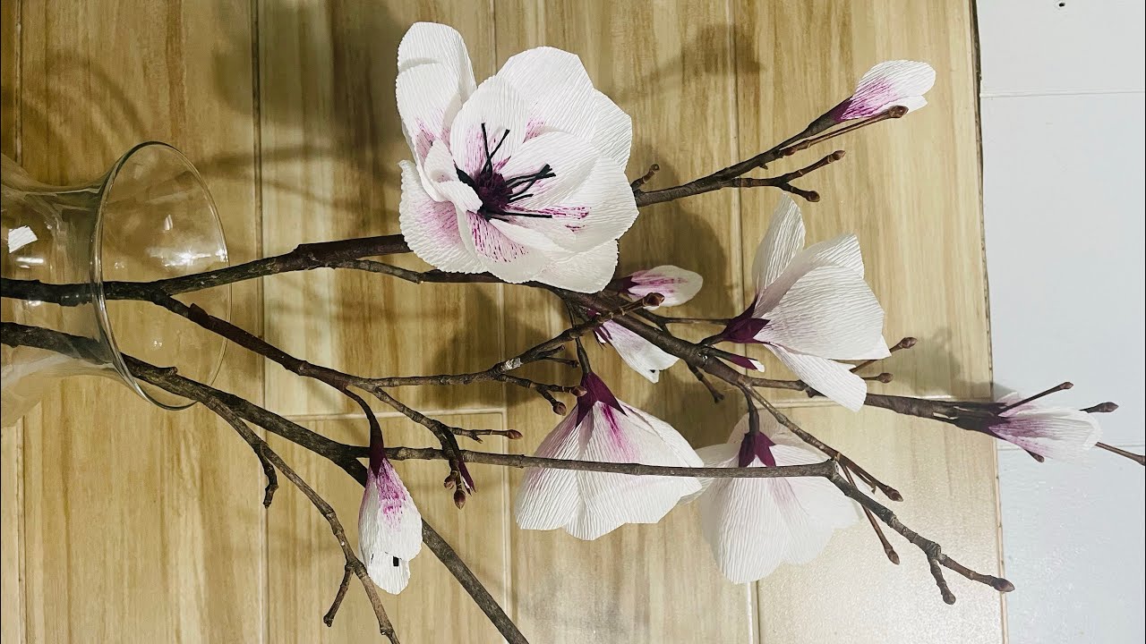 Magnolias hermosas de papel crepe