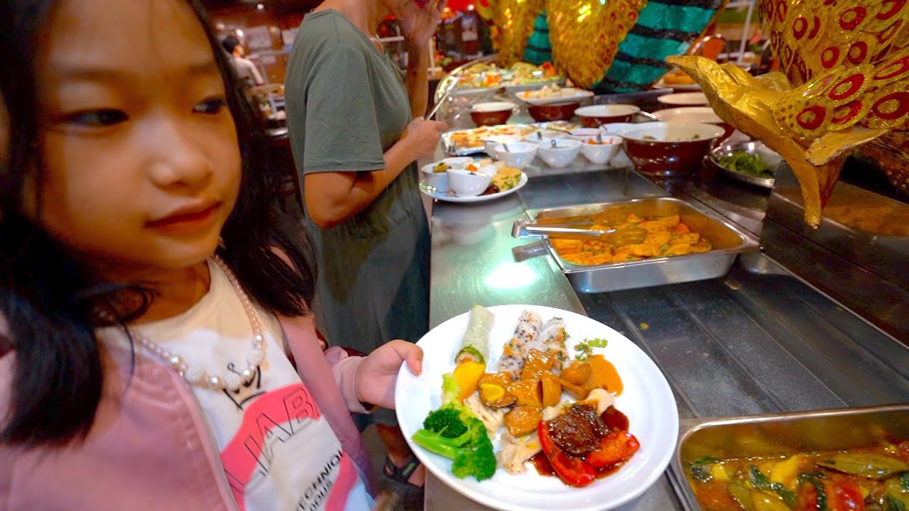 We ate EVERYTHING at this Vegan Buffet. Vietnam.