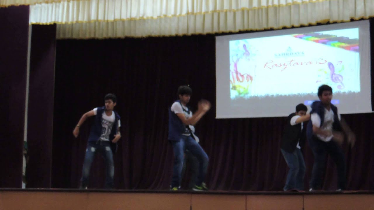 sahrdaya college of engineering and technology,RaszTava 2013 (OZARK,male group dance)