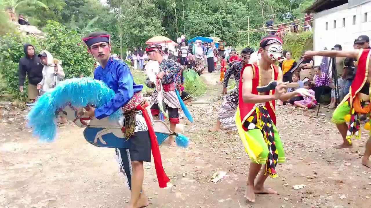 Ebeg langgeng Budoyo Cemara Asih live dk.bodeh ds.grenggeng kec.karanganyar kab.kebumen