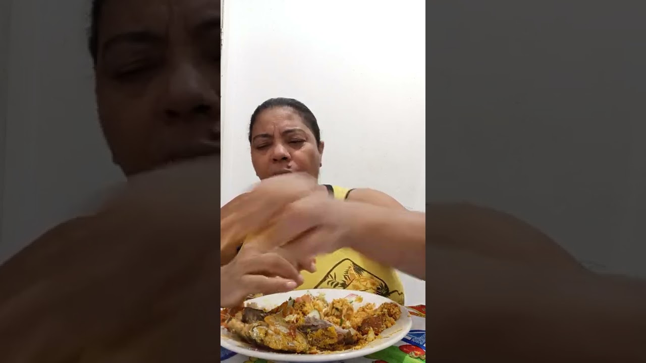 almocando moqueca de peixe arroz feijao farinha suco jinipapo