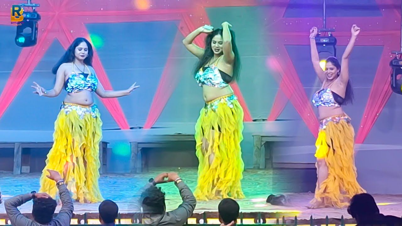 #viralgirl #mushkan || Mushkan Ka Dance || Chumma Leke Chhodni || Shobha Samrat Theatre Dance