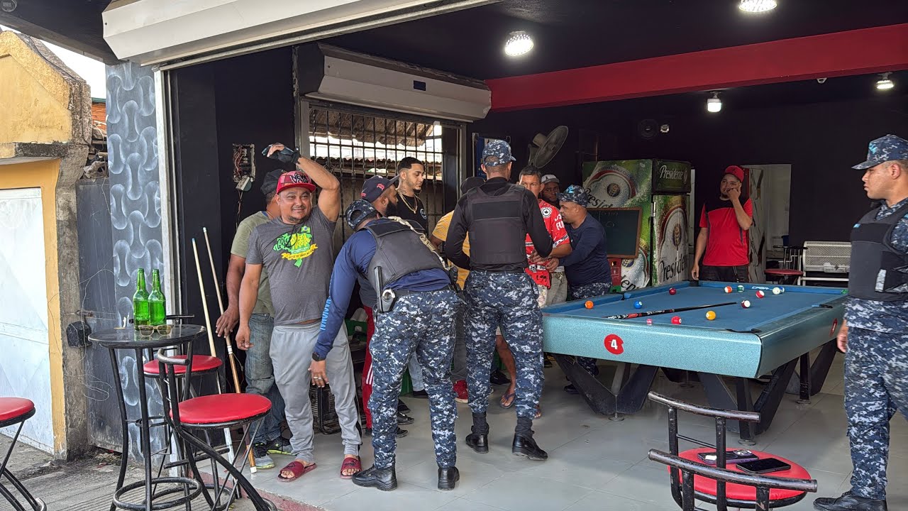 Operativo mixto hoy en San Francisco de Macorís el Dicrim y la DNCD y la policía tirado 