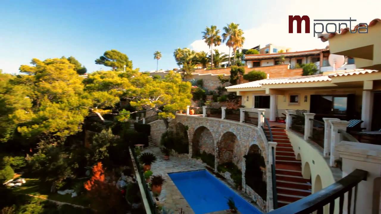 Mallorca Immobilien - Luxus Villa in Alcudia in 1. Meereslinie mit Meerblick und Meerzugang