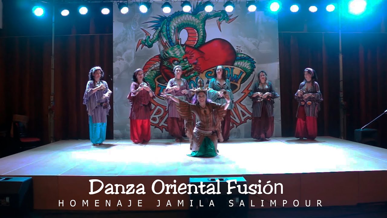 Ananda B&uacute;cari Danza Oriental Fusi&oacute;n con Bandeja