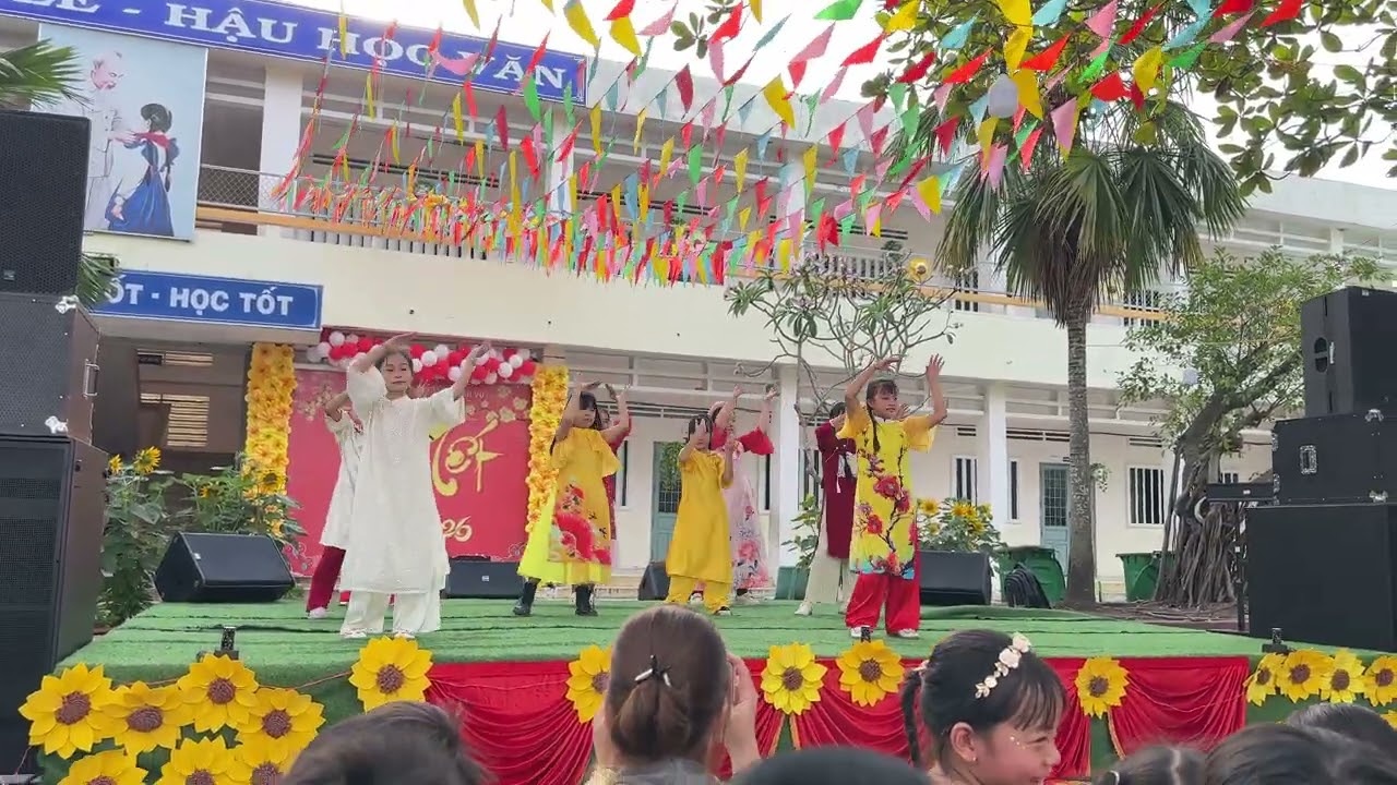 Nhảy Vạn Sự Như Ý 