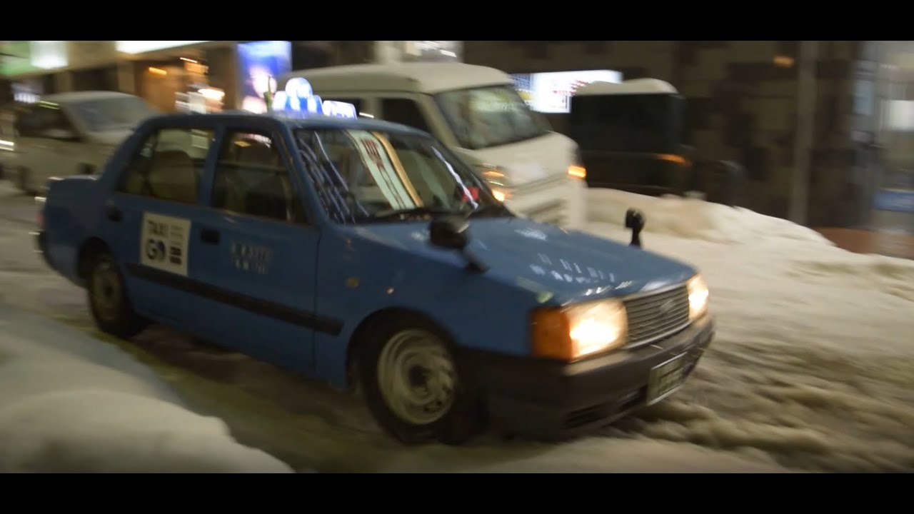 札幌 すすきの 路地裏のデコボコ路面　2022/01/16