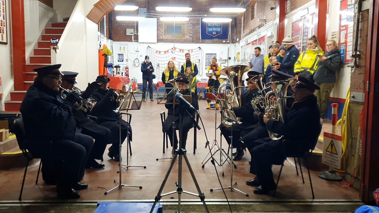 Cullercoats RNLI Christmas Carols @ The Lifeboat Station - 11th December 2023 (1080p) YouCut.mp4
