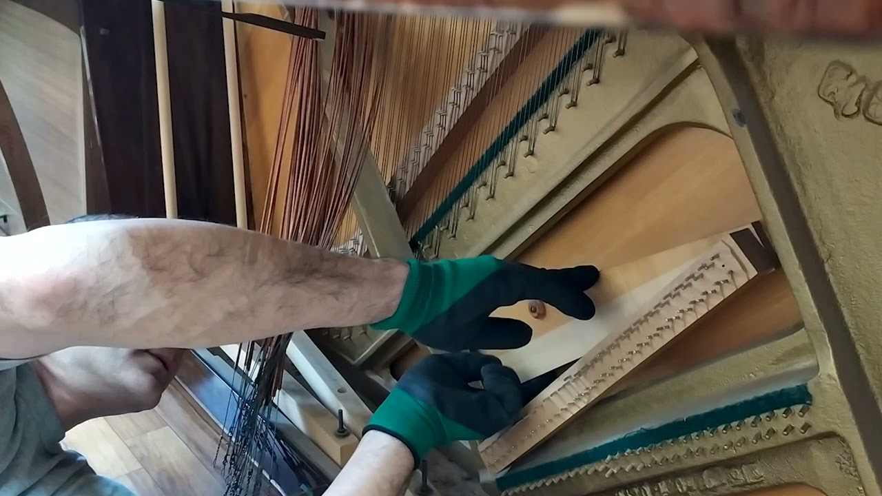 Ремонт басового штега пианино.