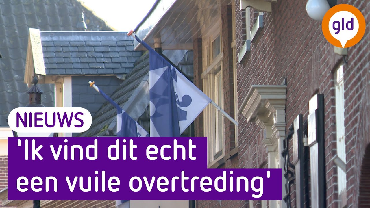 De vlag hangt uit in Scherpenzeel, steun voor ontslagen Eppie Klein