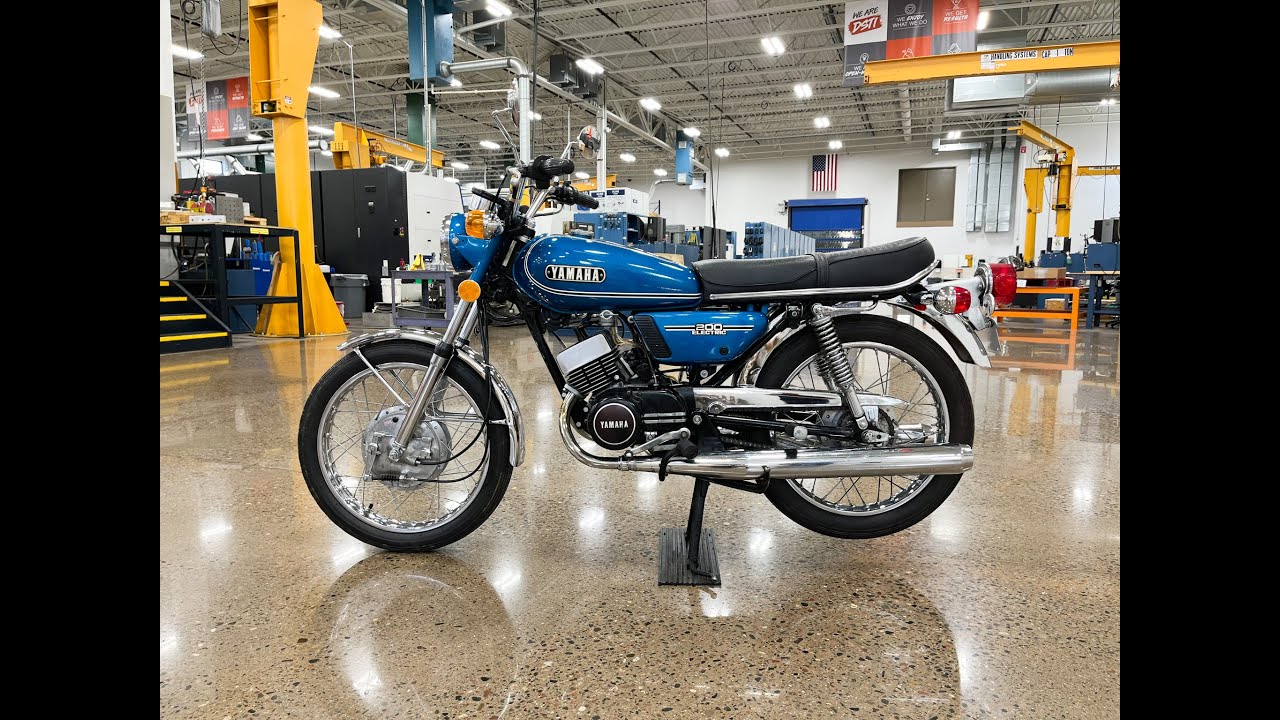 1974 Yamaha RD200