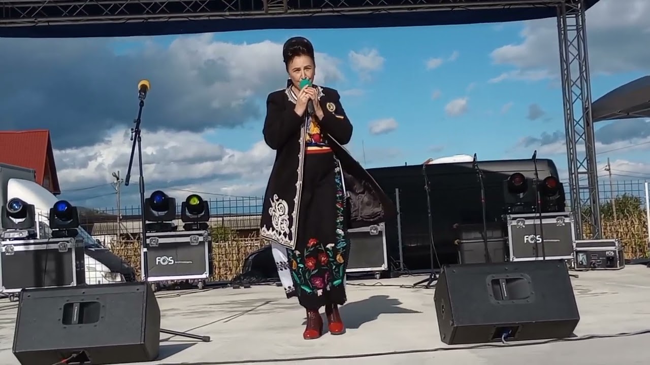 Iustina span la spectacolul Apulum agraria din comuna Ighiu judetul Alba.18.09.2022 P.1.📹