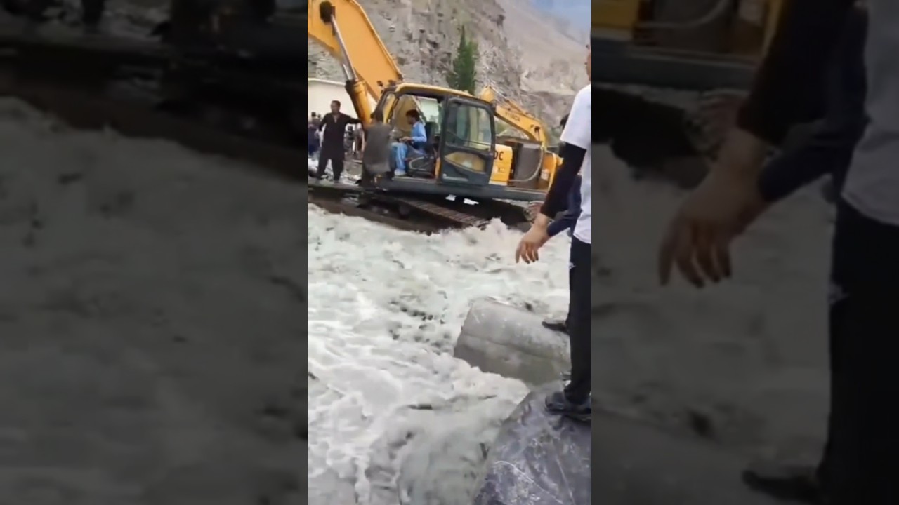 Unbelievable🌍floods🌍 caught🌍on🌎camera🌎🌊 #viral#trending#floods #flood #Disaster #nature #viralmoment