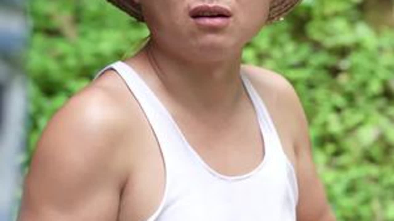 人要通过劳动来获取回报 #农村搞笑段子 #笑湘西团队 #蹭饭 @DOU+小助手 @抖音小助手