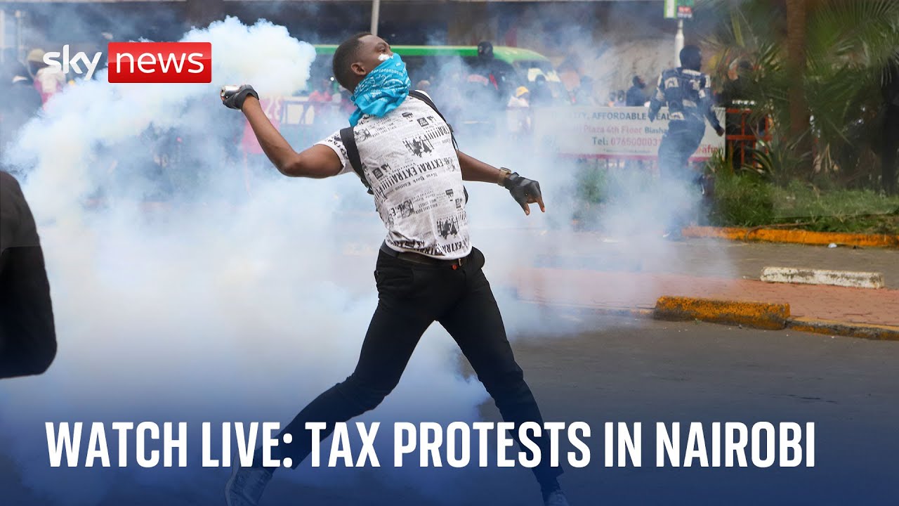 Police fire teargas at protesters in Nairobi