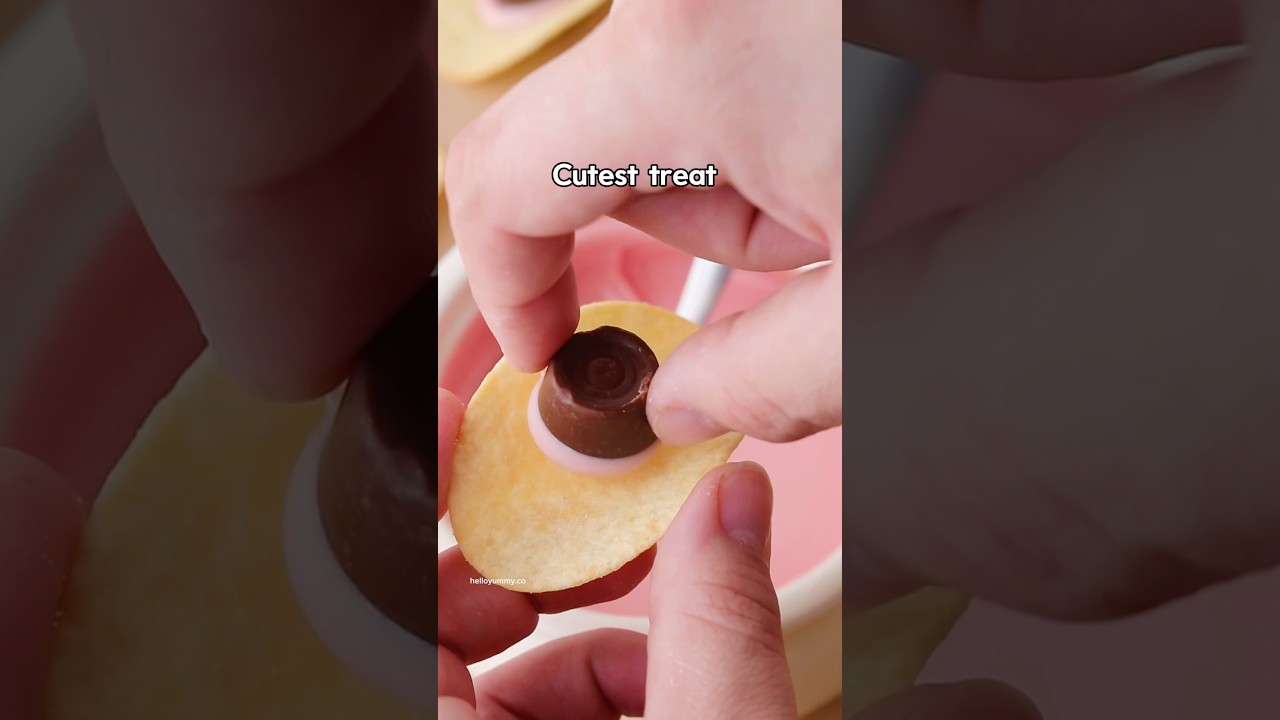 Chocolate cowboy hats are a cute sweet and salty treat! 🩷 #kidsnacks #summersnacks