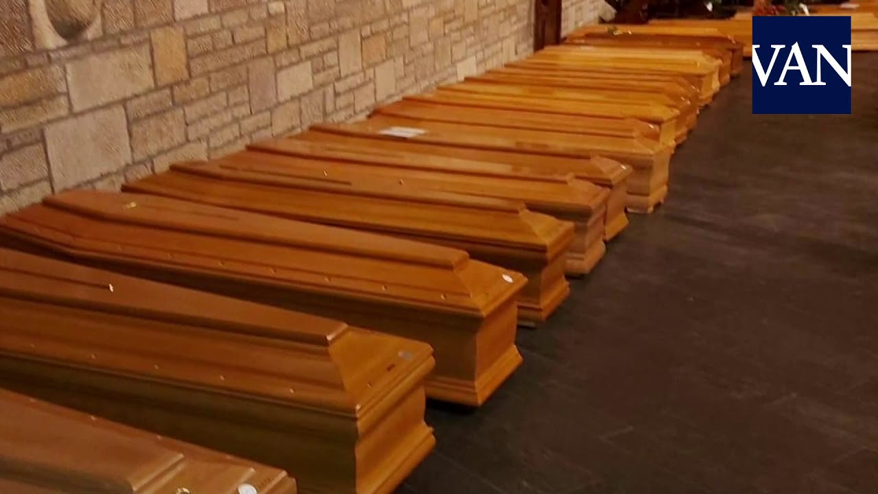 El Ejército italiano saca decenas de féretros de Bérgamo para incinerar