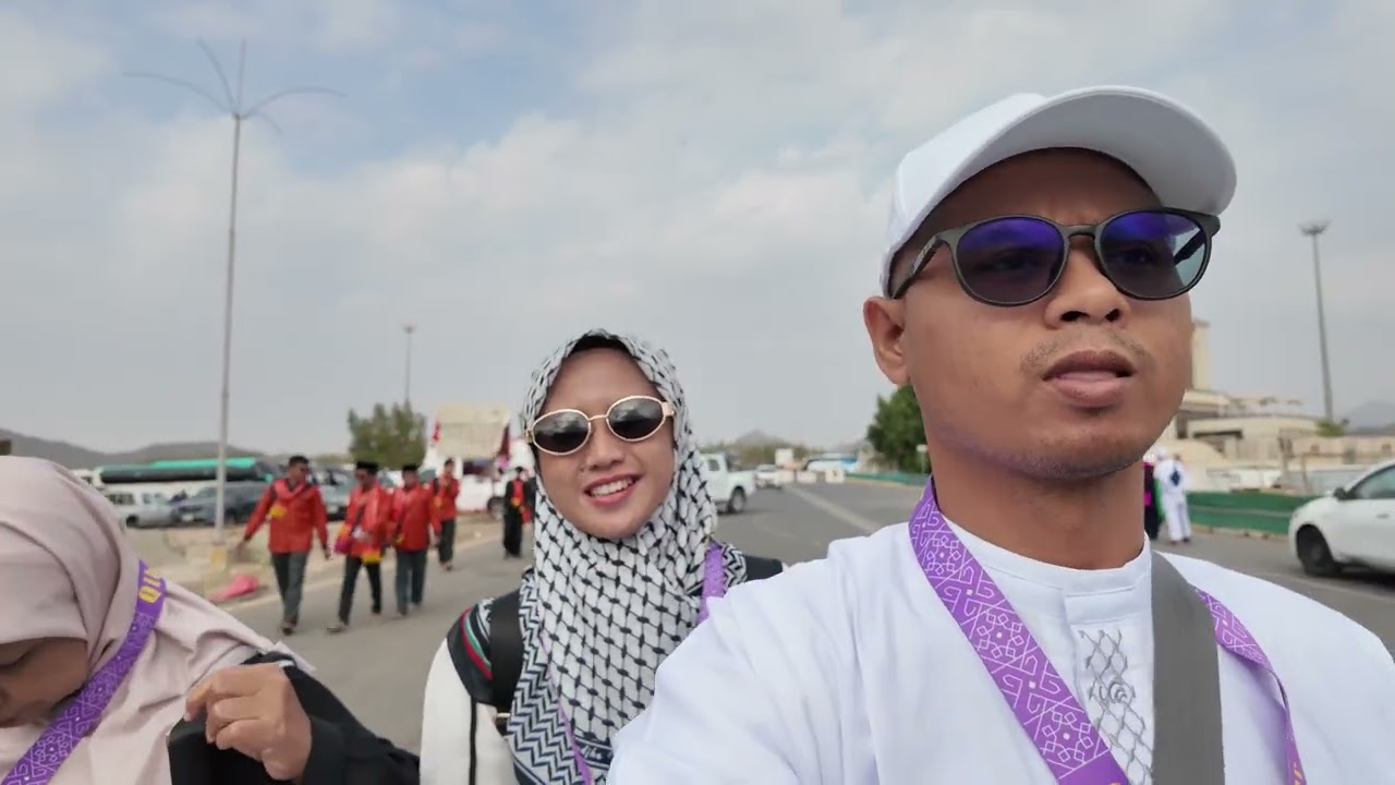 Jalan menuju jabal rahmah bukit arafah