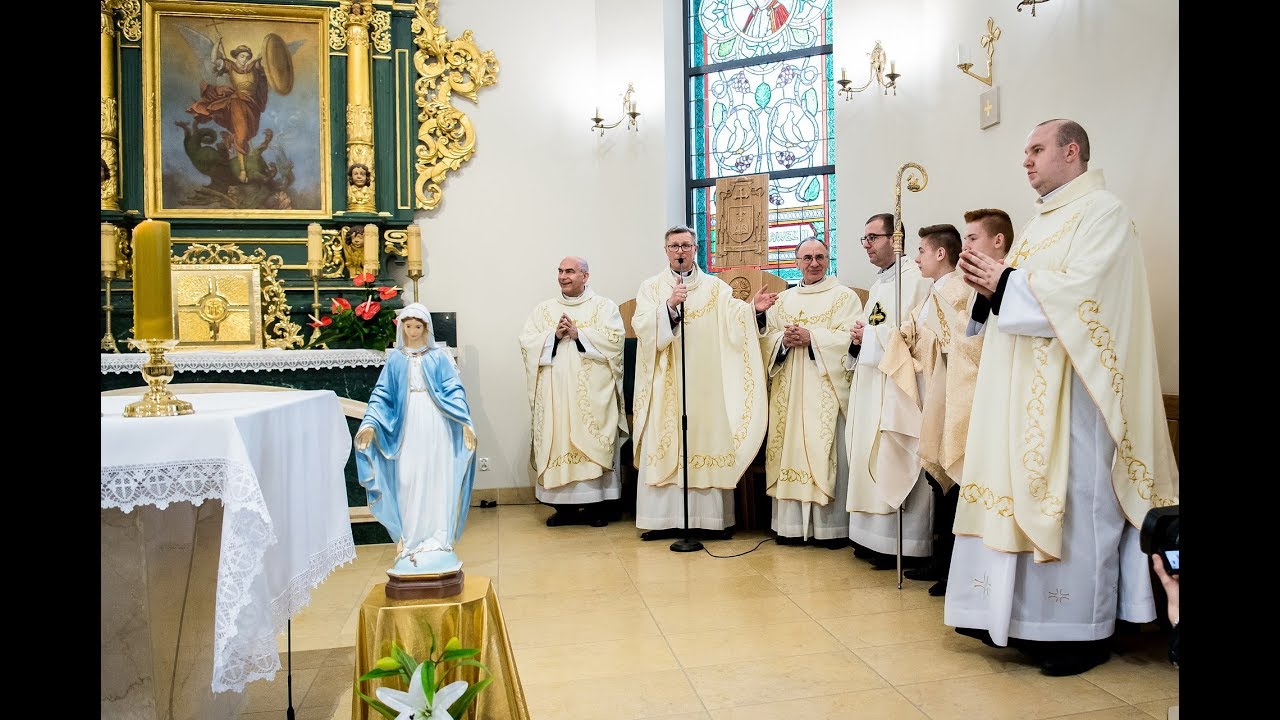 Podziękowanie biskupowi A. Okrojowi oraz przywitanie nowego proboszcza ks. T. Juchniewicza