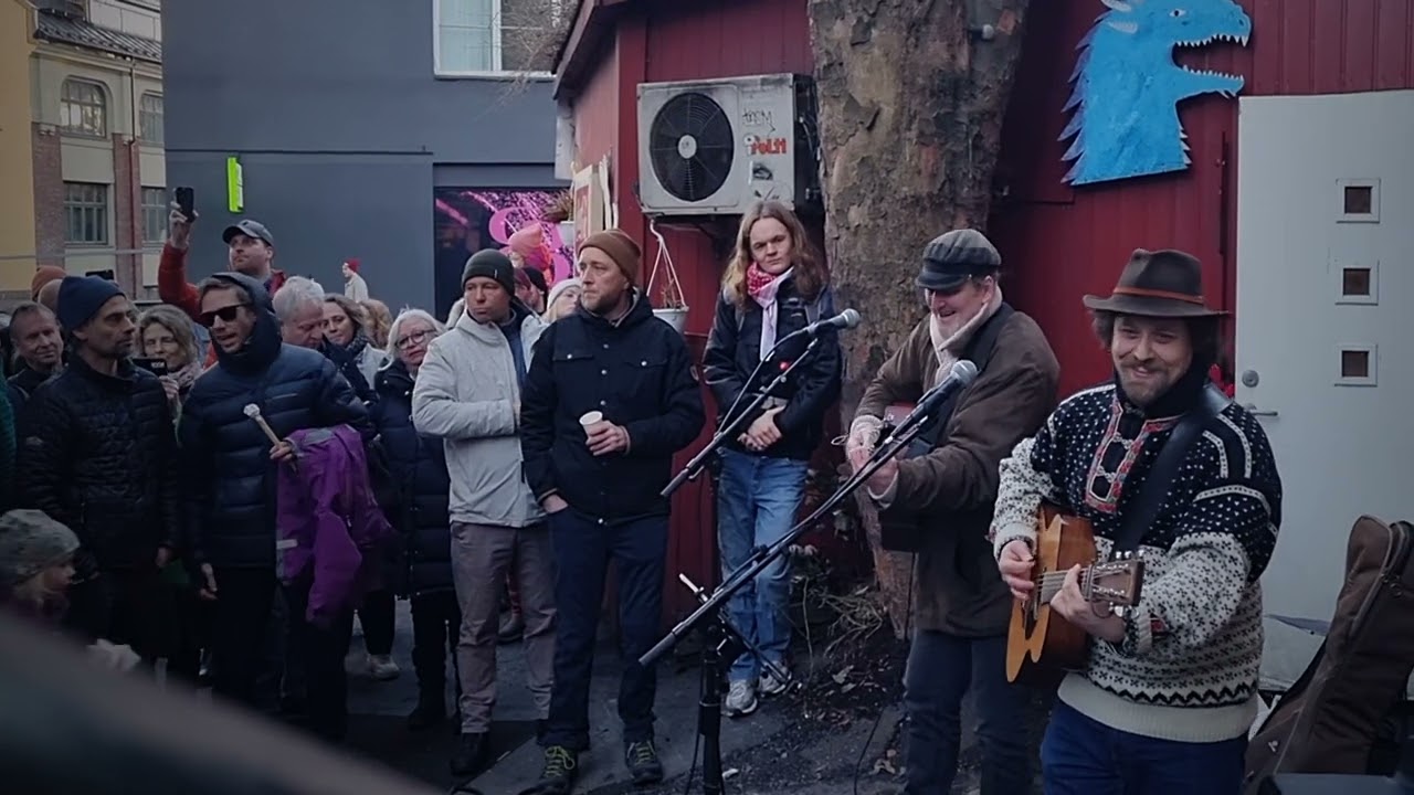Lillebjørn Nilsen Minnekonsert Ved Pølsebua på Alexander Kiellands Plass (Tanta til Beate)