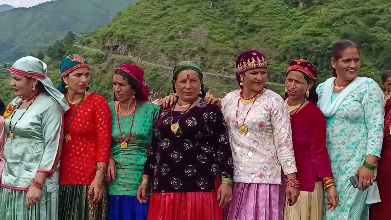 सभी को मेरा नमस्कार तू देखिए आप लोगों के बीच एक जौनपुर ताली नृत्य लेकर आए है ढोभडीया थात मेले का 