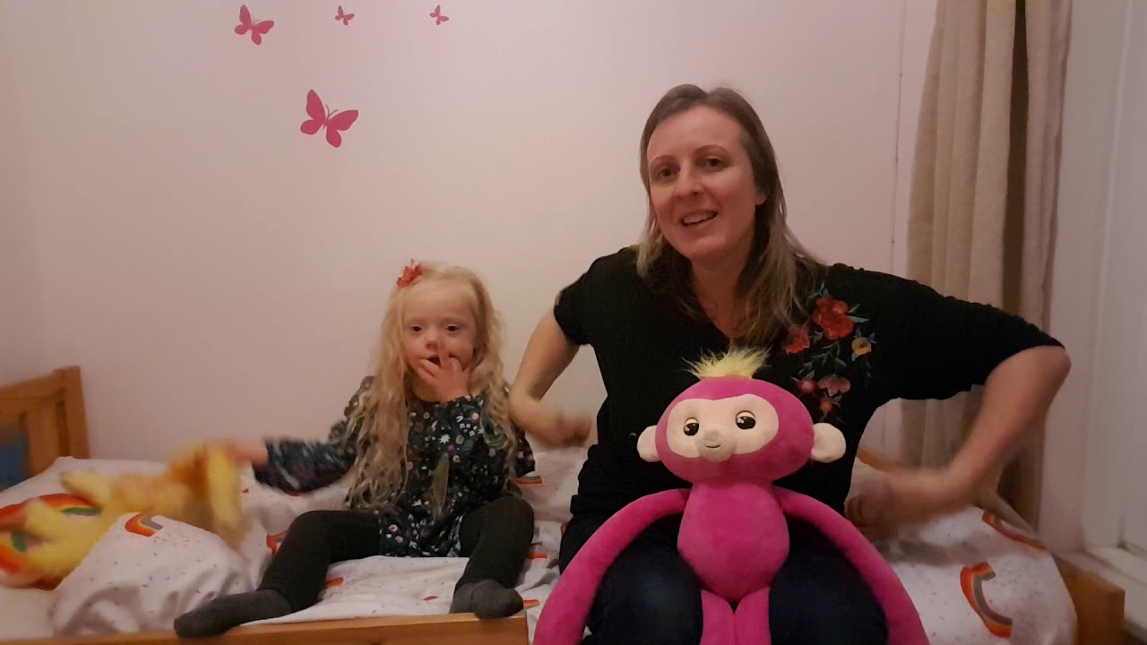 Makaton song - 3 Little Monkeys 🐒🐒🐒