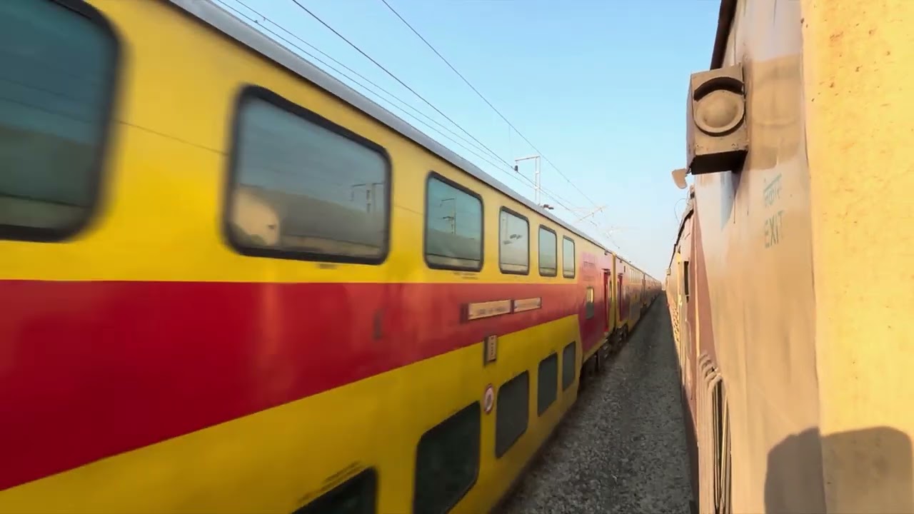 19016 Saurashtra Express High Speed Crossing Back to Back Crossing 