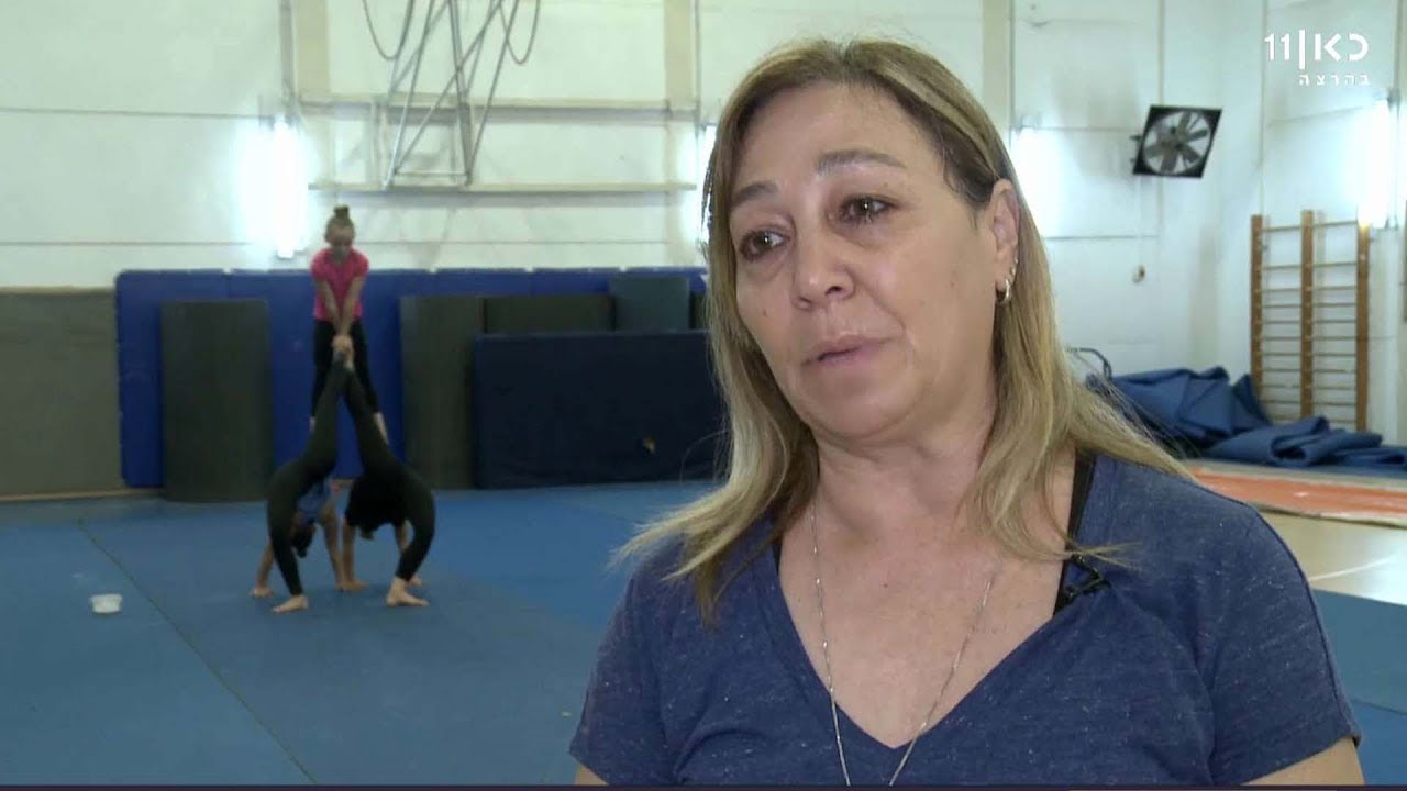על הפודיום: שלוש נערות והאהבה לאקרובטיקה