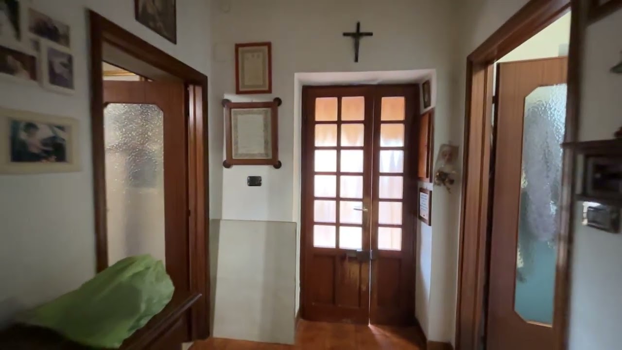 3 LOCALI CON BOX - LIVRAGA
