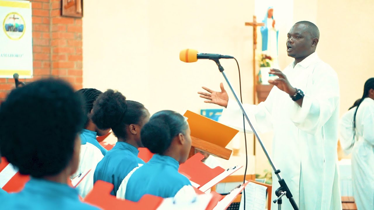ARAJE UMUCUNGUZI by Chorale DUSINGIZUMUKIZA (kagugu)