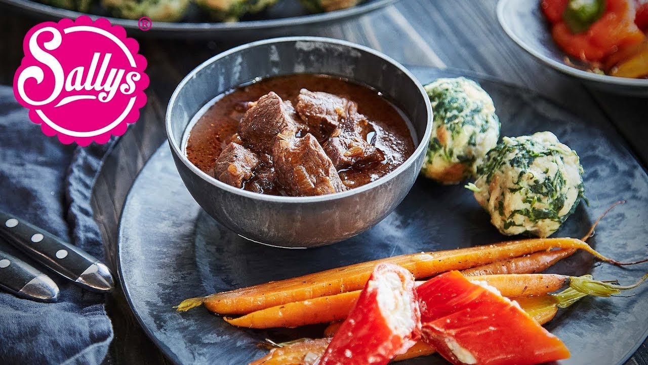 Weihnachts-Menü: geschmortes Lamm mit Spinatknödeln und Spitzpaprika / Sallys Welt