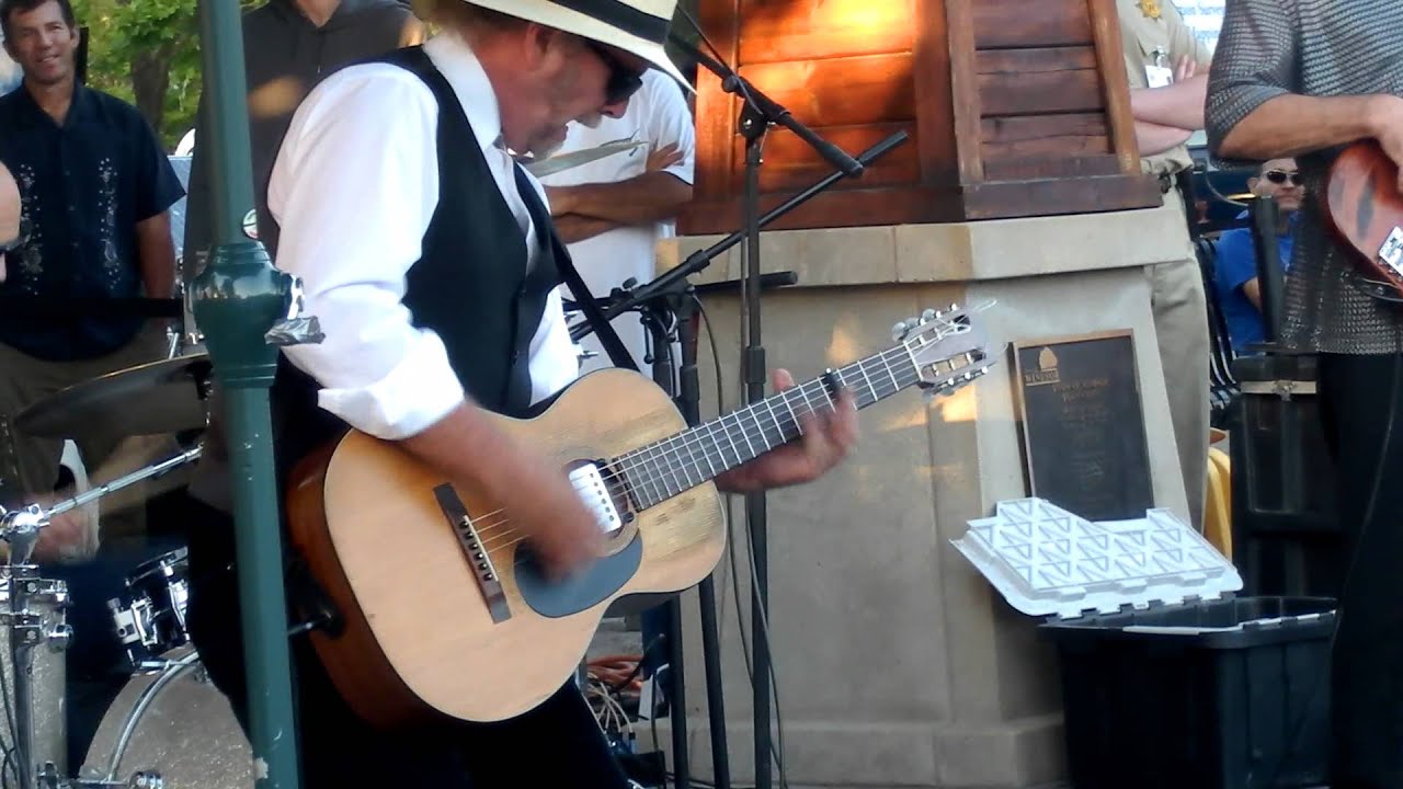 Roy Rogers laying it down in Windsor  7-5-2012