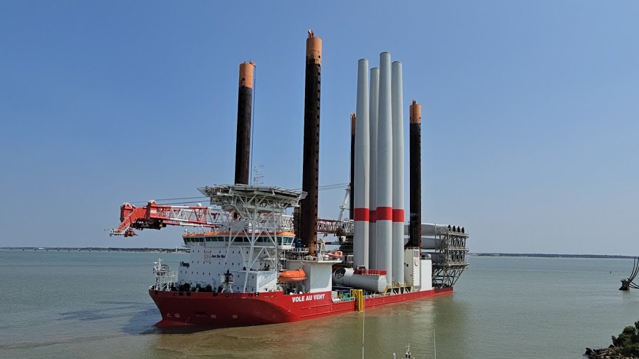 Massive Offshore Wind Turbine Delivery by Vole au Vent