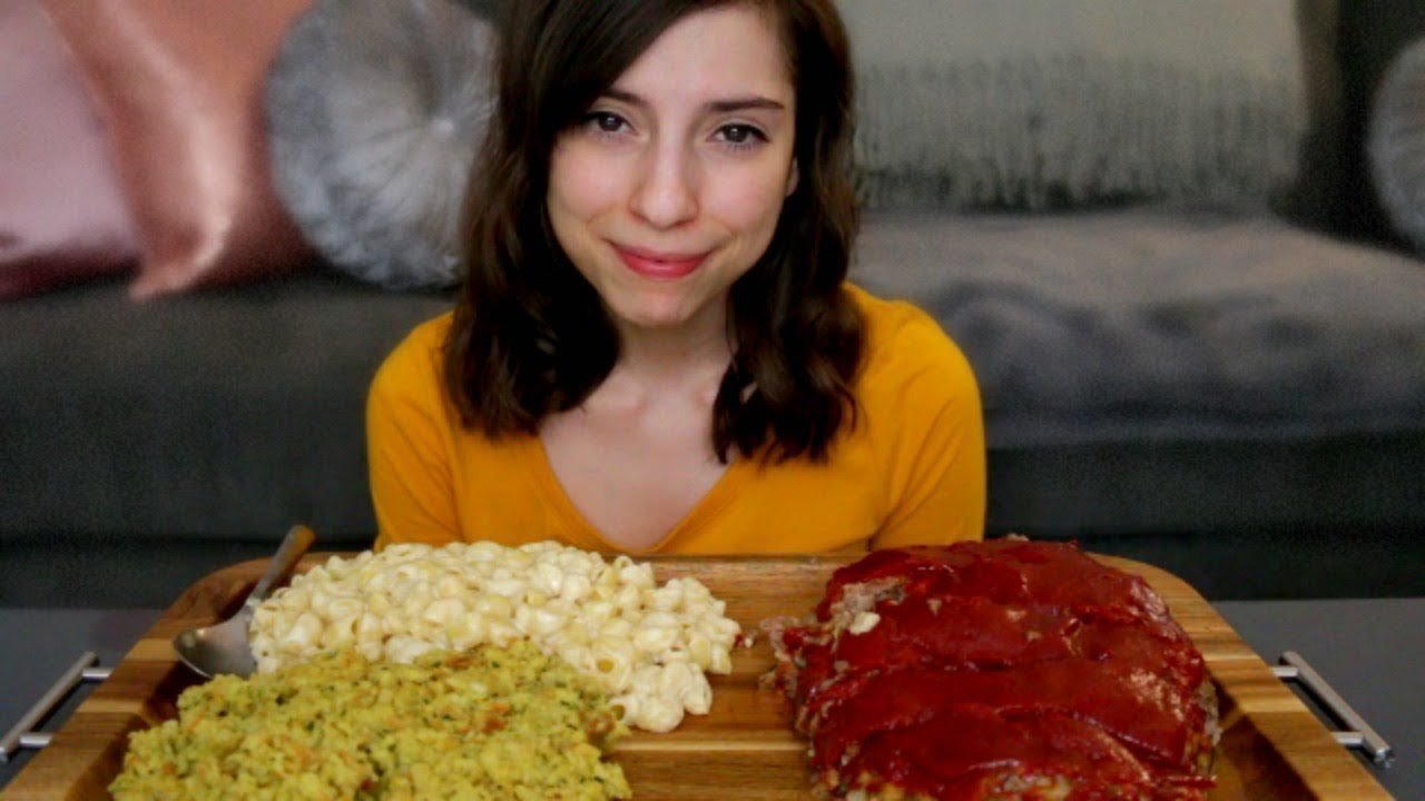 ДОМАШНИЙ МЯСНОЙ РУЛЕТ + НАЧИНКА + МАКАРОНЫ С СЫРОМ МУКБАНГ